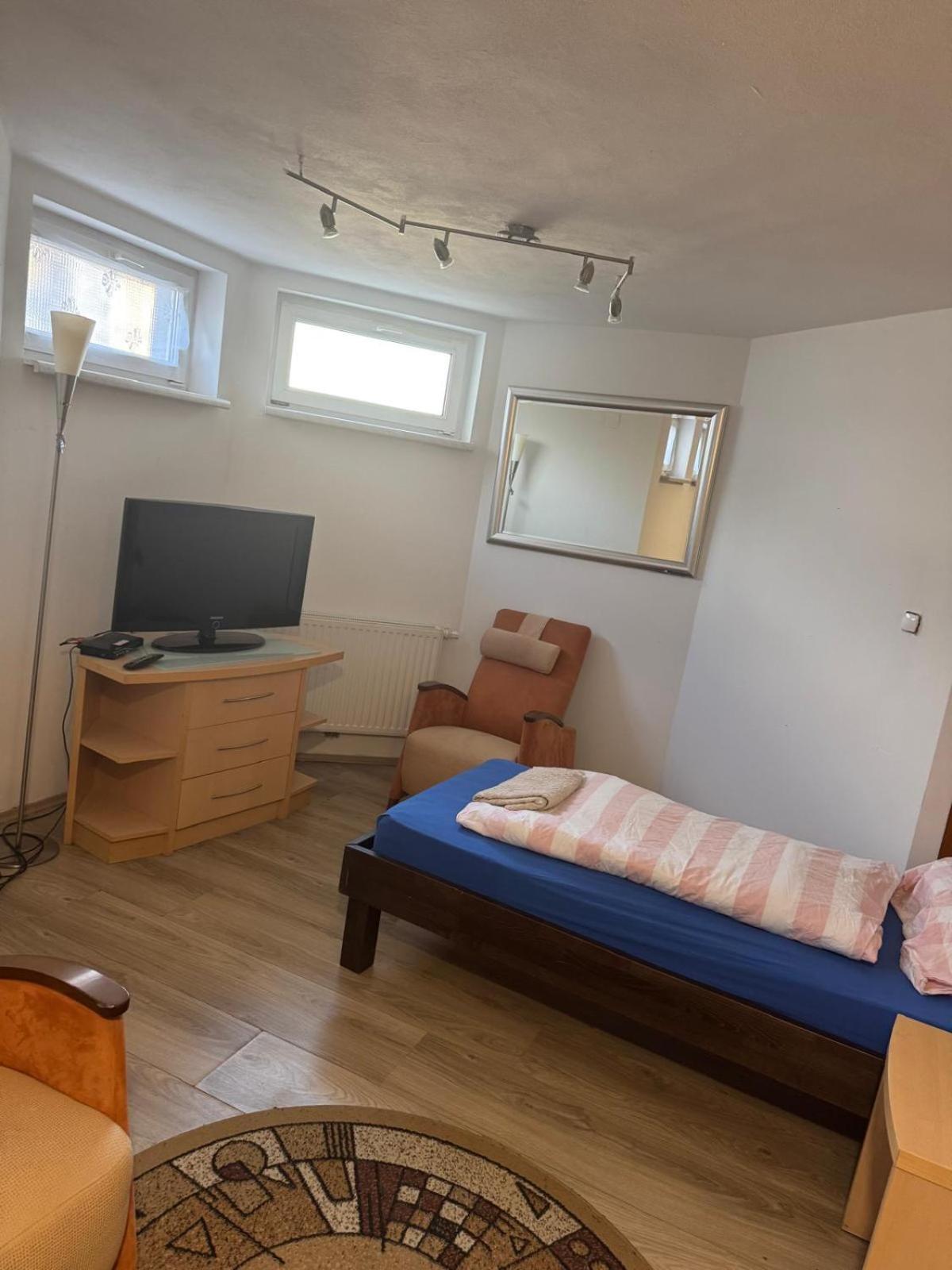 Caesar'S Motel Hagenbrunn Экстерьер фото